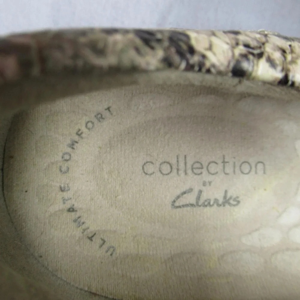 Clarks Shoes Womens 7 M Snake Print Twin Gore Slip On Comfort Casual Sneakers